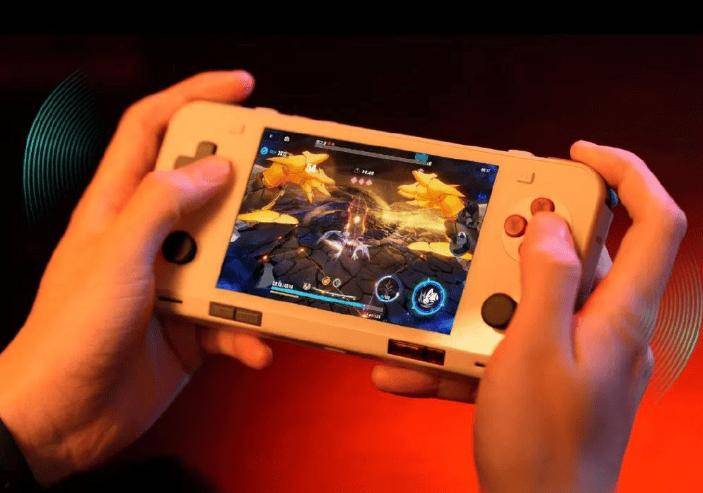 AYANEO Pocket ACE 复古掌机亮相，第二代骁龙 G3x 平台