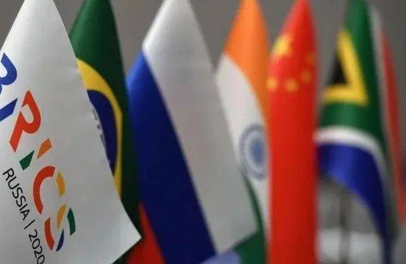 人民币国际化的底气与平台