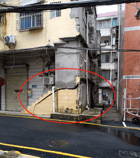 深圳一小区房屋沉降、墙体开裂,居民已撤出,官方:正在调查