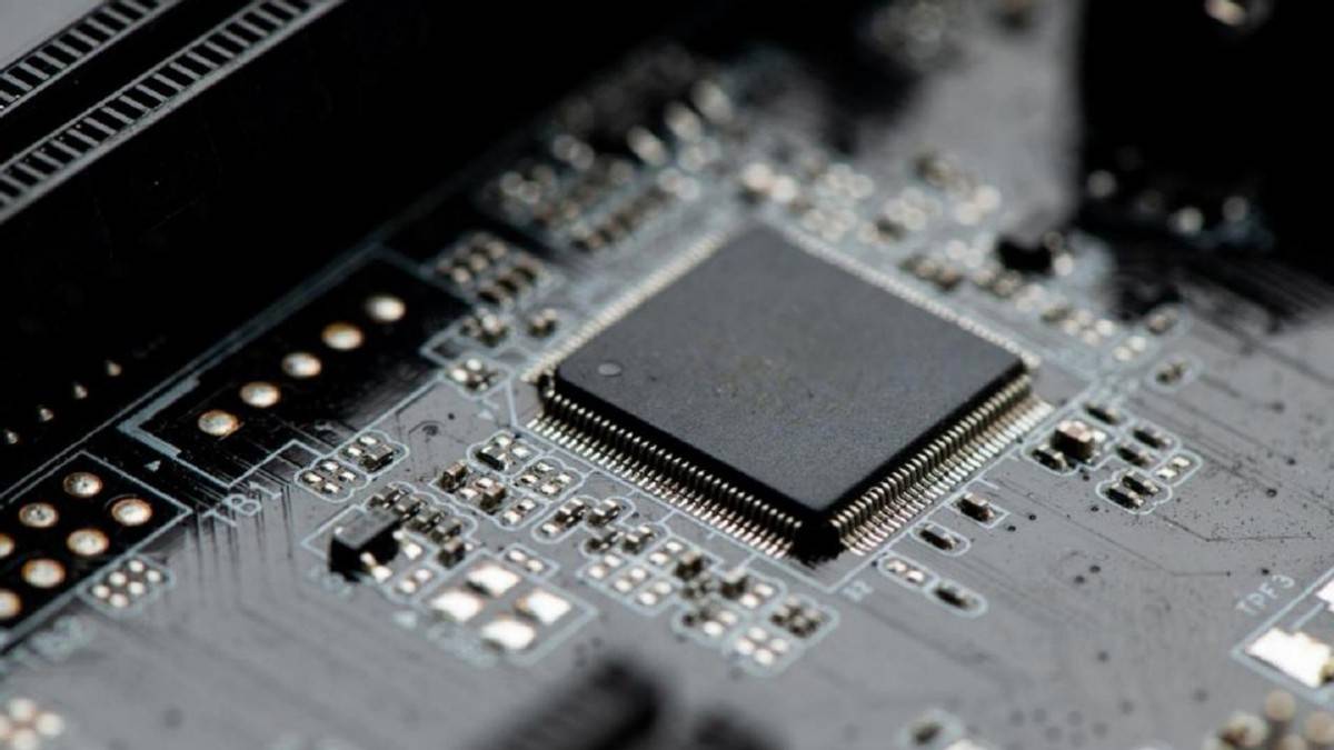 华盛顿伪装撕下，特朗普罕见承认误判！无端打压中国学子，美国高校面临人才断层危机