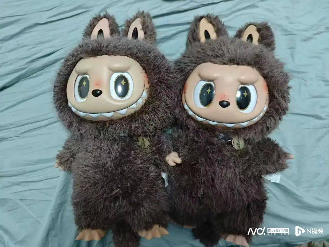 防伪码+山寨网站!LABUBU火了,盗版也猖狂!快看你有没有买到假货?