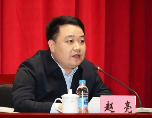 生于1980年，赵亮当选上海普陀区区长