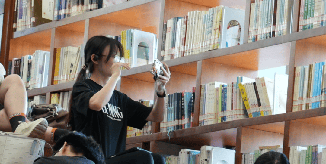 8万人躲进26℃的图书馆过夏天?晋中市图书馆成为年轻人最新社交方式!