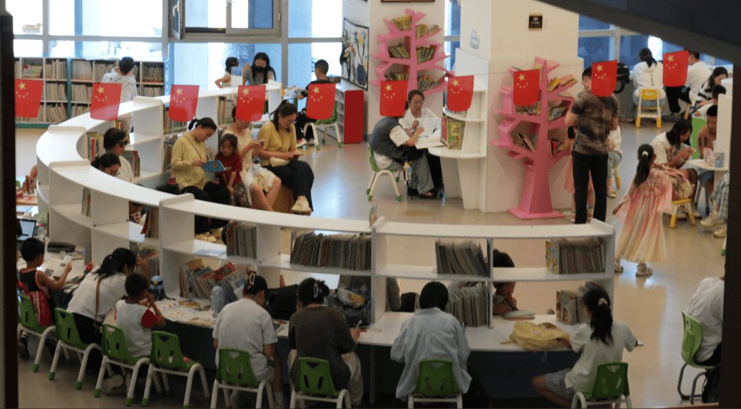 8万人躲进26℃的图书馆过夏天?晋中市图书馆成为年轻人最新社交方式!