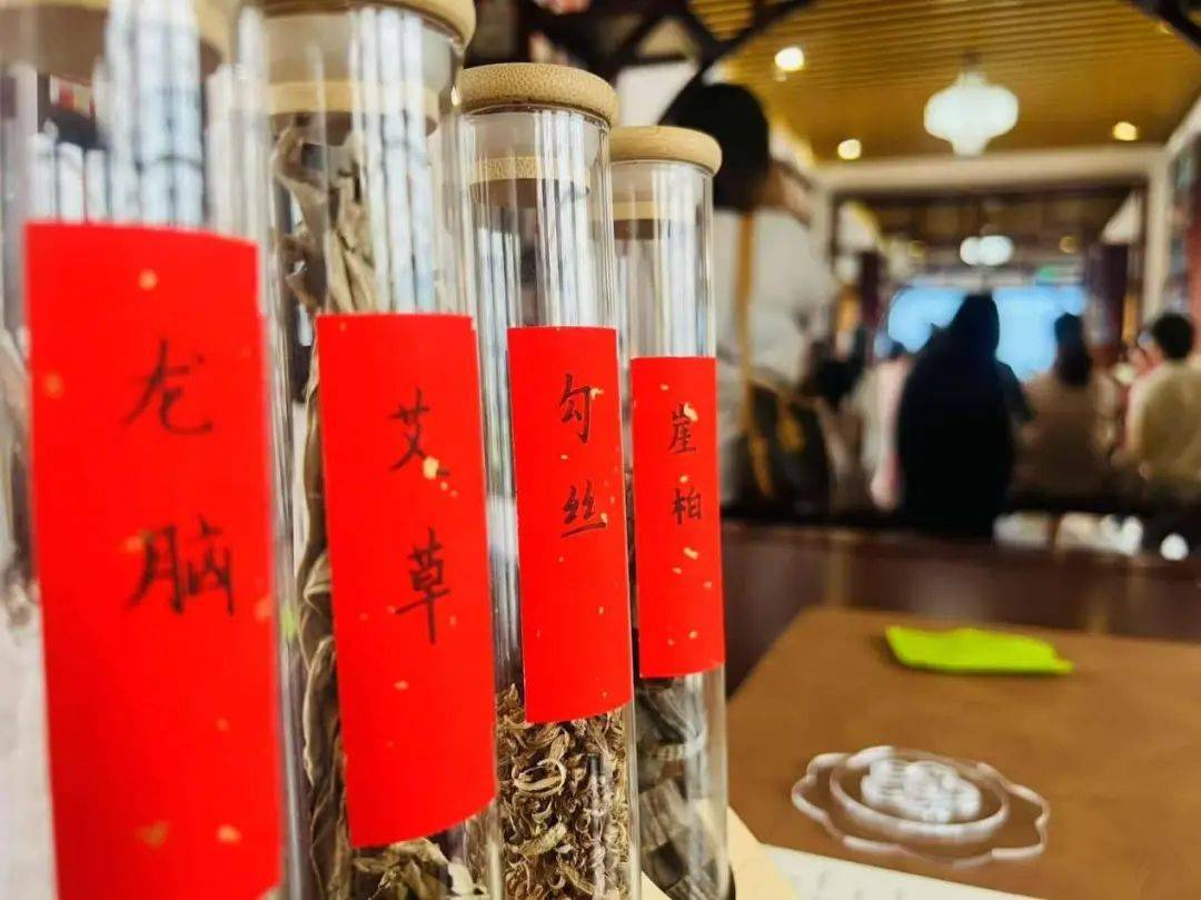 8万人躲进26℃的图书馆过夏天?晋中市图书馆成为年轻人最新社交方式!