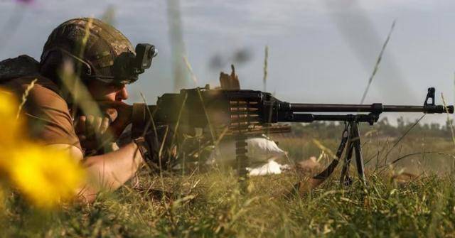 越打越猛!俄军撕开数公里缺口,乌军官痛苦承认:这仗打不下去了