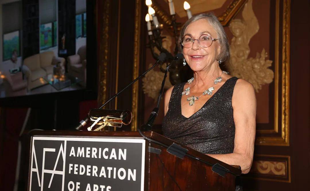 身家千亿美元的沃尔玛小公主:不上班,不生娃,只烧钱