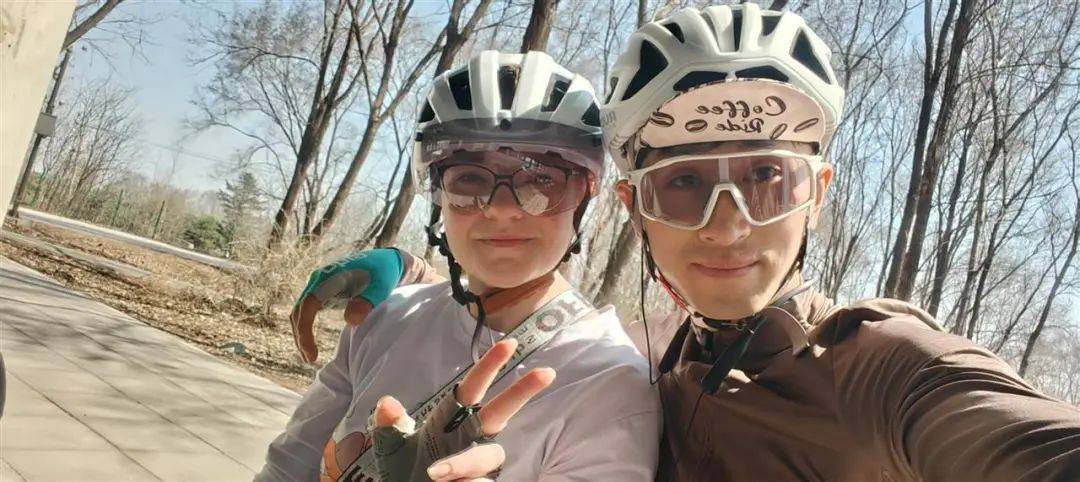 外卖小伙结识美籍幼师5个月闪婚：一句话俘获芳心，没花一分彩礼