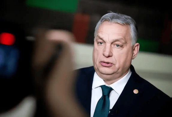 冯德莱恩瞒不住了,欧盟正密谋一场“政变”,矛头直指中俄,3个国家收到危险信号!