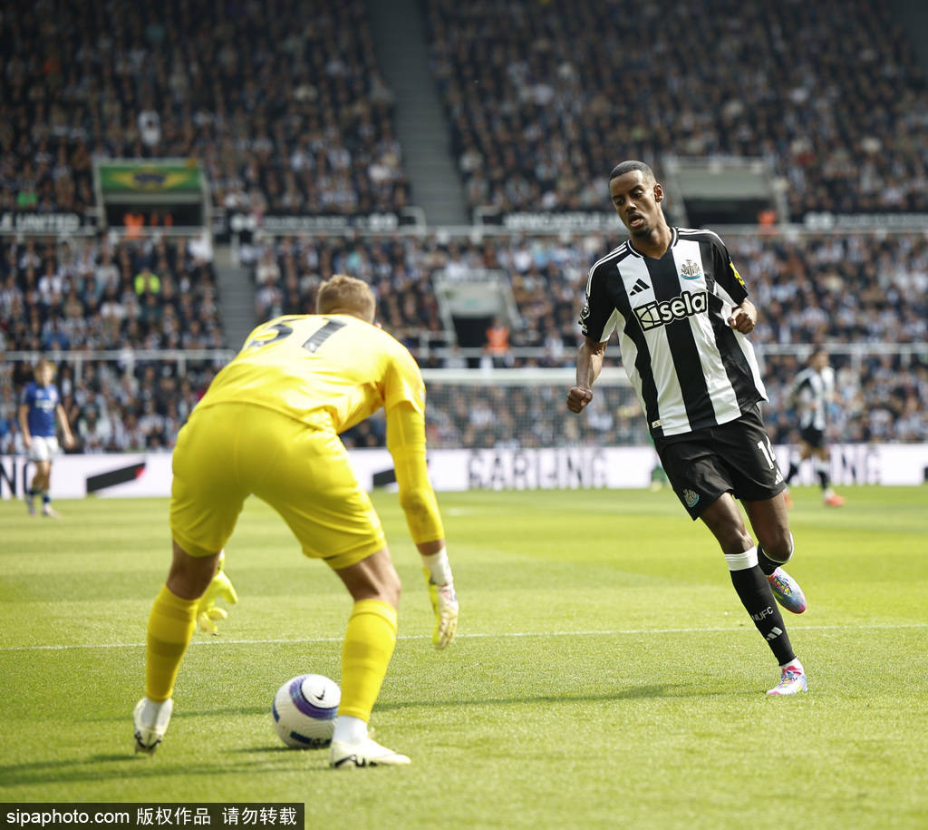 引援大手笔！利物浦1.3亿求购伊萨克，3500万格伊转会能否成真？