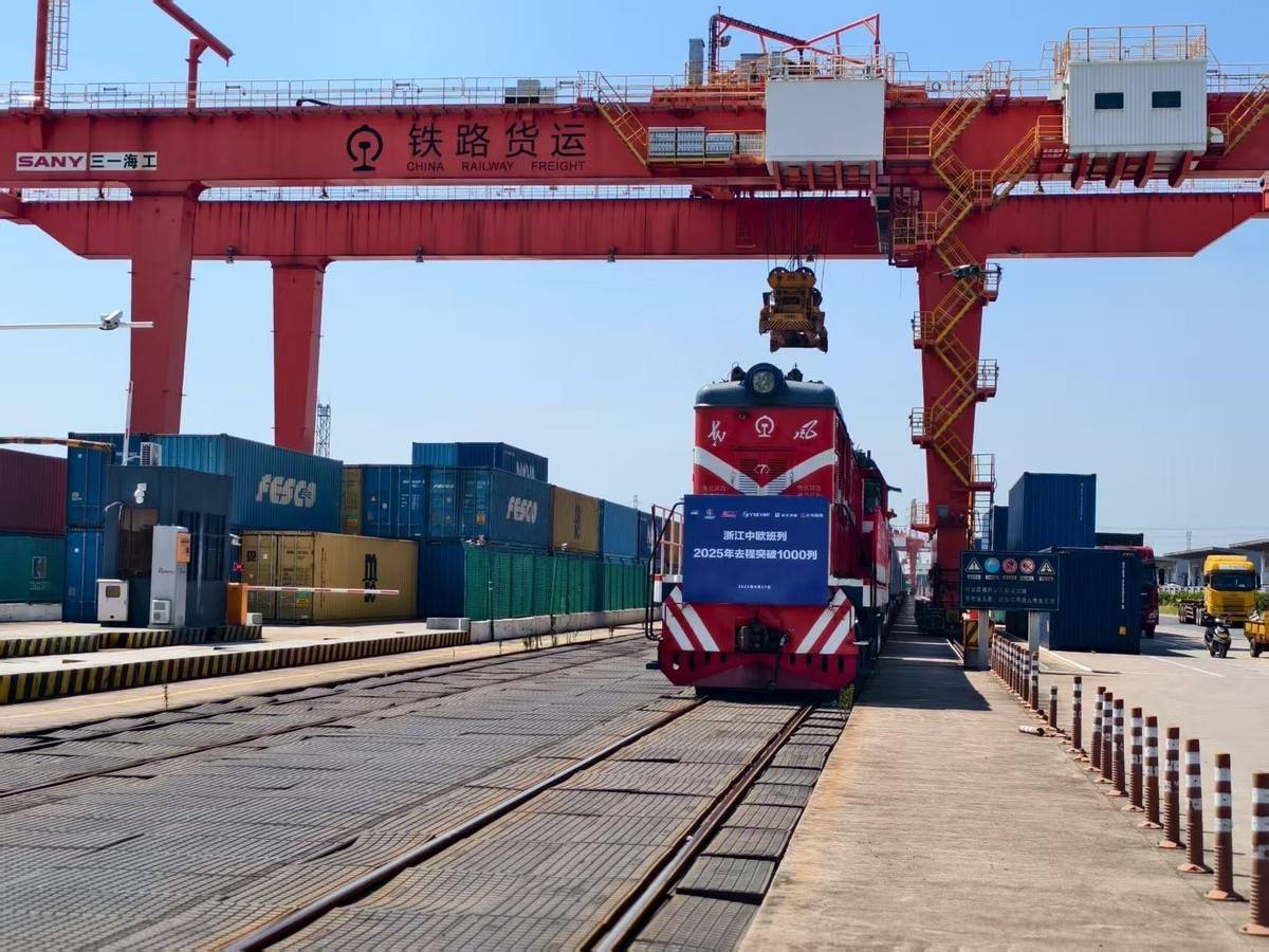 眼看一分钱都赚不到了,波兰总理立马改口,重开边境口岸,请求中方回心转意