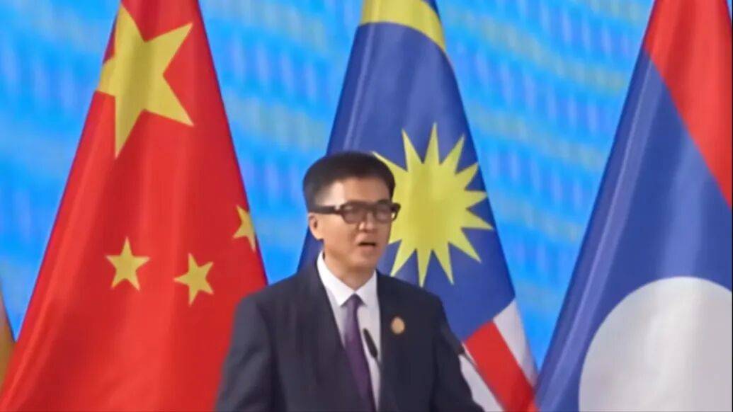 广西书记佩戴的AI眼镜火了，价格曝光