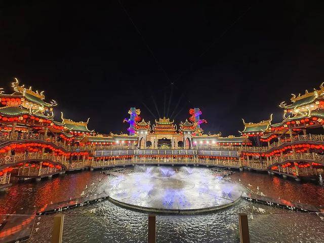 河南“中式迪士尼”火了，奥秘只是门票价格低？