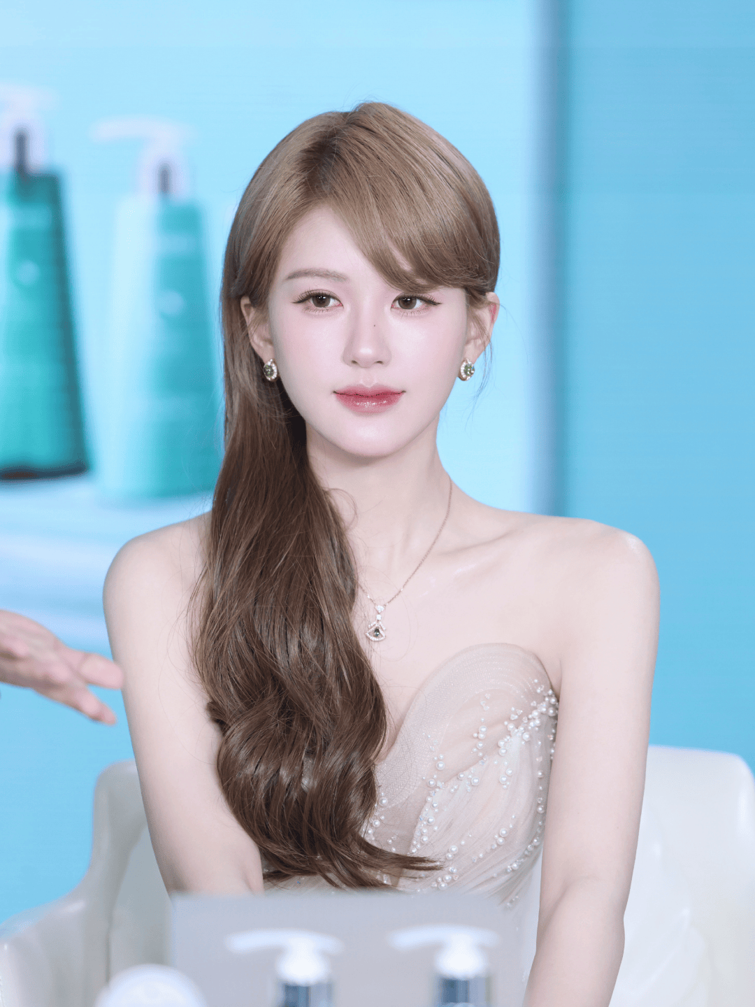 老醋蚕豆商家回应被赵露思带火后涨价：价格没有变动，平台不同产品价格不一样